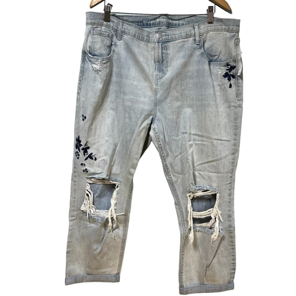 NWT Old Navy Boyfriend Straight Droit Light Washed Distressed Jeans SIZE 18P‎ - Picture 1 of 9